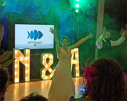 Letras de madera y luz para decoracion de bodas y eventos