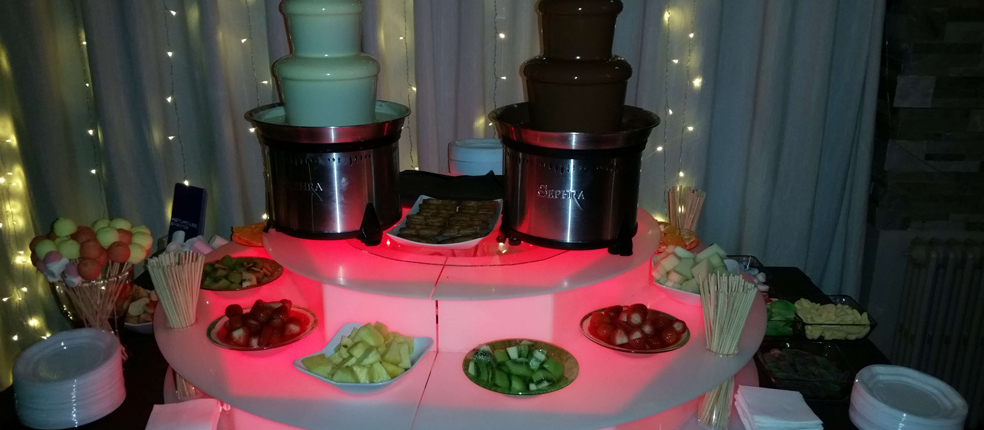 Fuentes de chocolate para bodas comuniones y eventos en Asturias Cantabria y Bilbao. alquiler de fuentes de chocolate