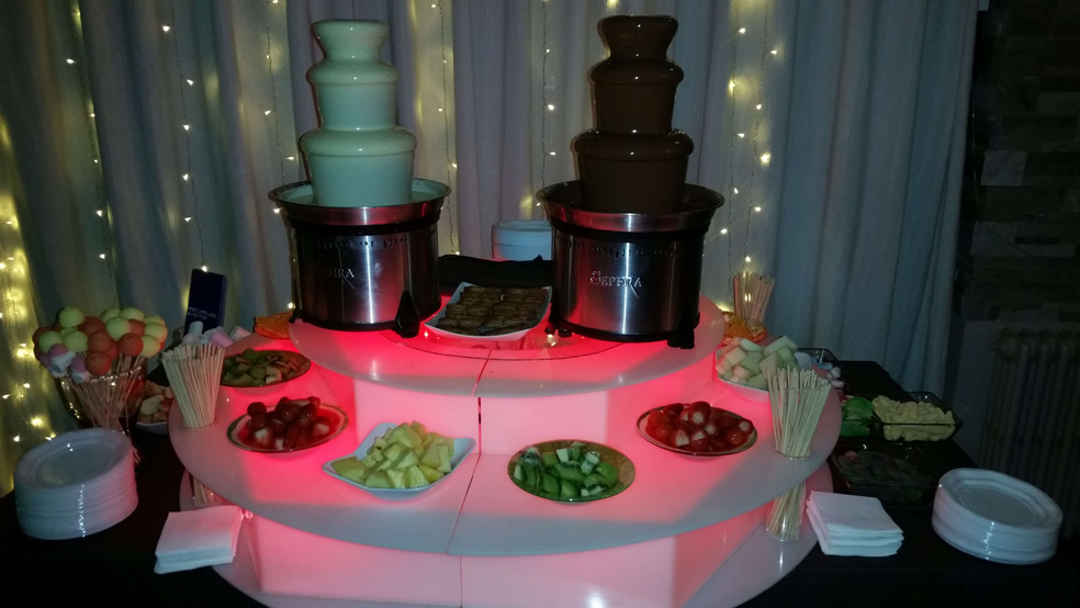 Fuentes de chocolate candy bar bodas eventos asturias oviedo gijon aviles leon cantabria bilbao 04 Fuentes de chocolate para bodas comuniones y eventos en Asturias Cantabria y Bilbao. alquiler de fuentes de chocolate