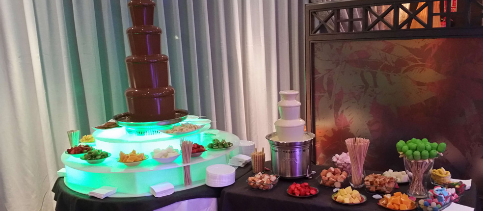 Fuentes de chocolate para bodas comuniones y eventos en Asturias Cantabria y Bilbao. alquiler de fuentes de chocolate