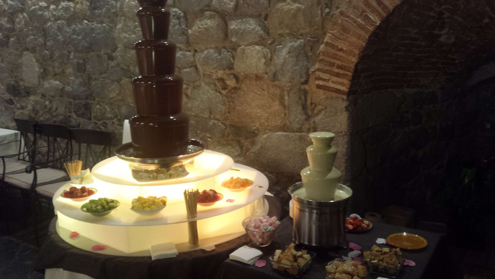 Fuentes de chocolate candy bar bodas eventos asturias oviedo gijon aviles leon palencia valladolid avila madrid cantabria 03 Fuentes de chocolate para bodas comuniones y eventos en Asturias Cantabria y Bilbao. alquiler de fuentes de chocolate