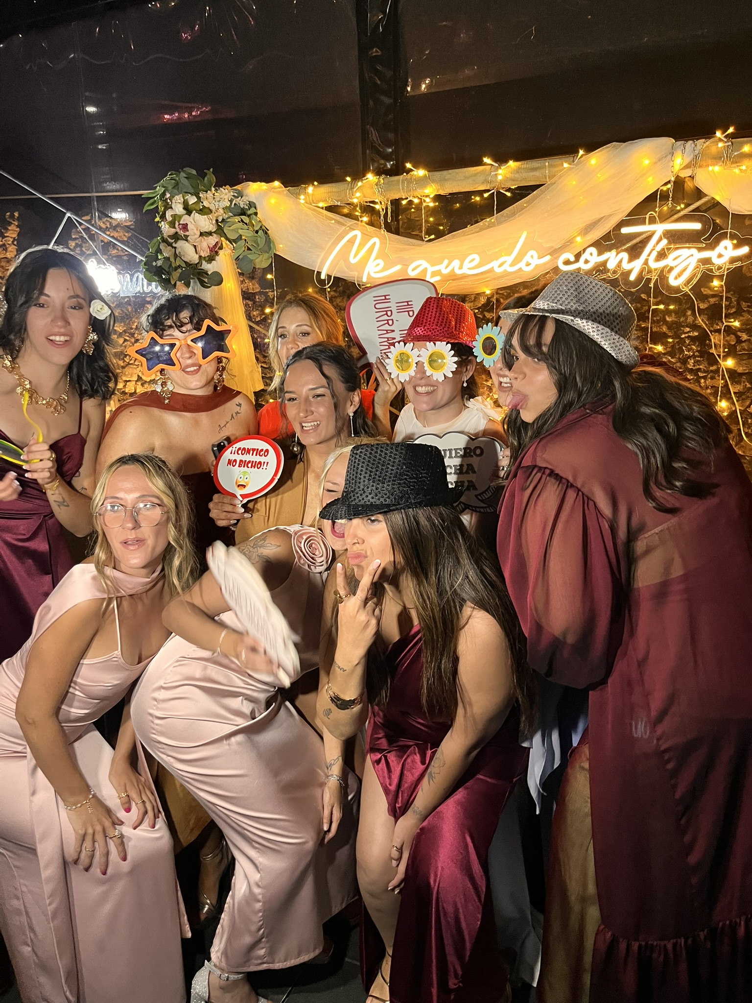 photocall rustico con neon 1